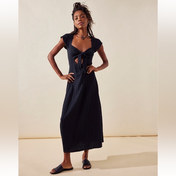 Free People Dresses & Skirts - Free People Nalani Midi Tie Front Black Dress - NWT size Large